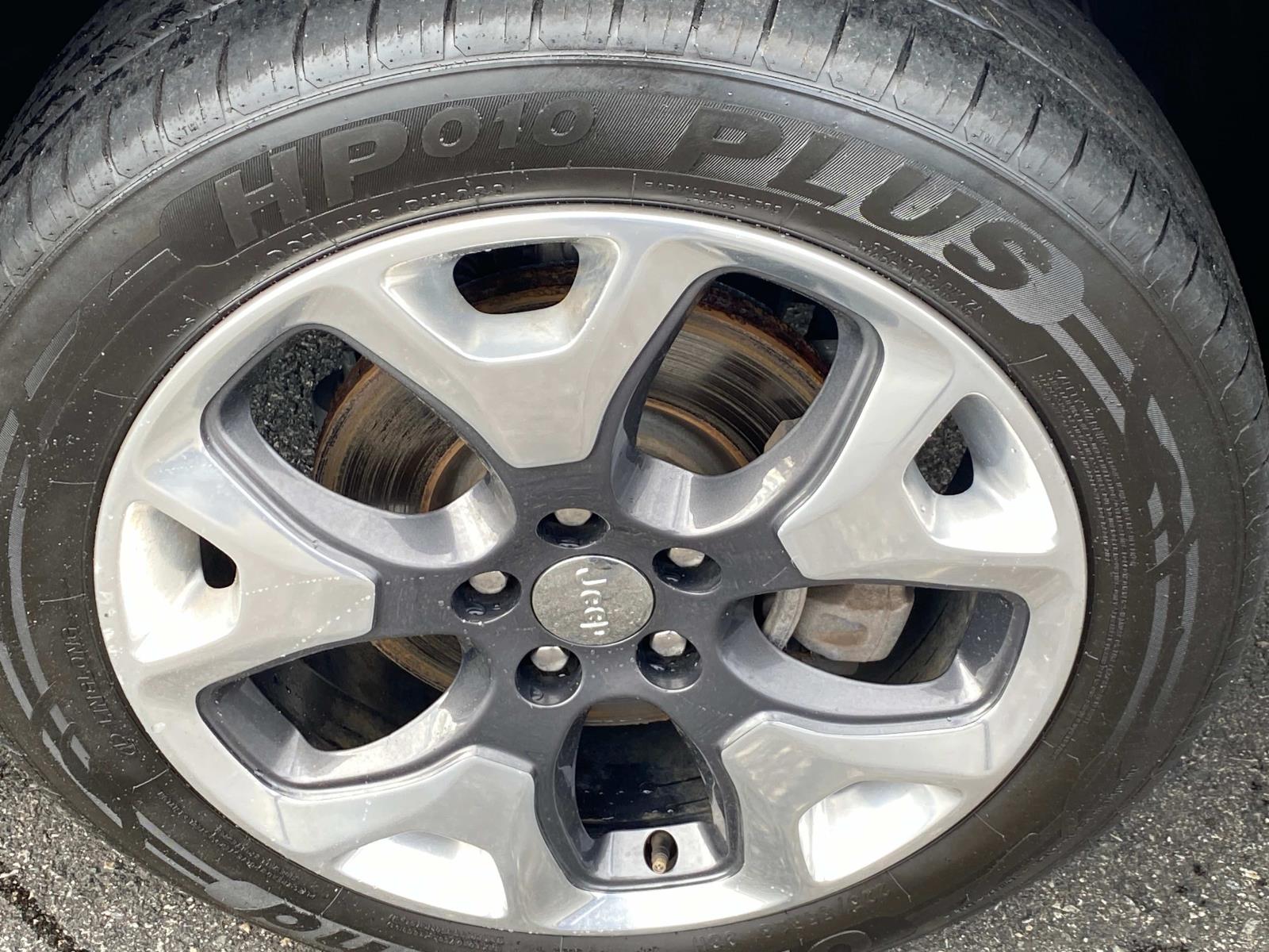 Vehicle image 26 of 29