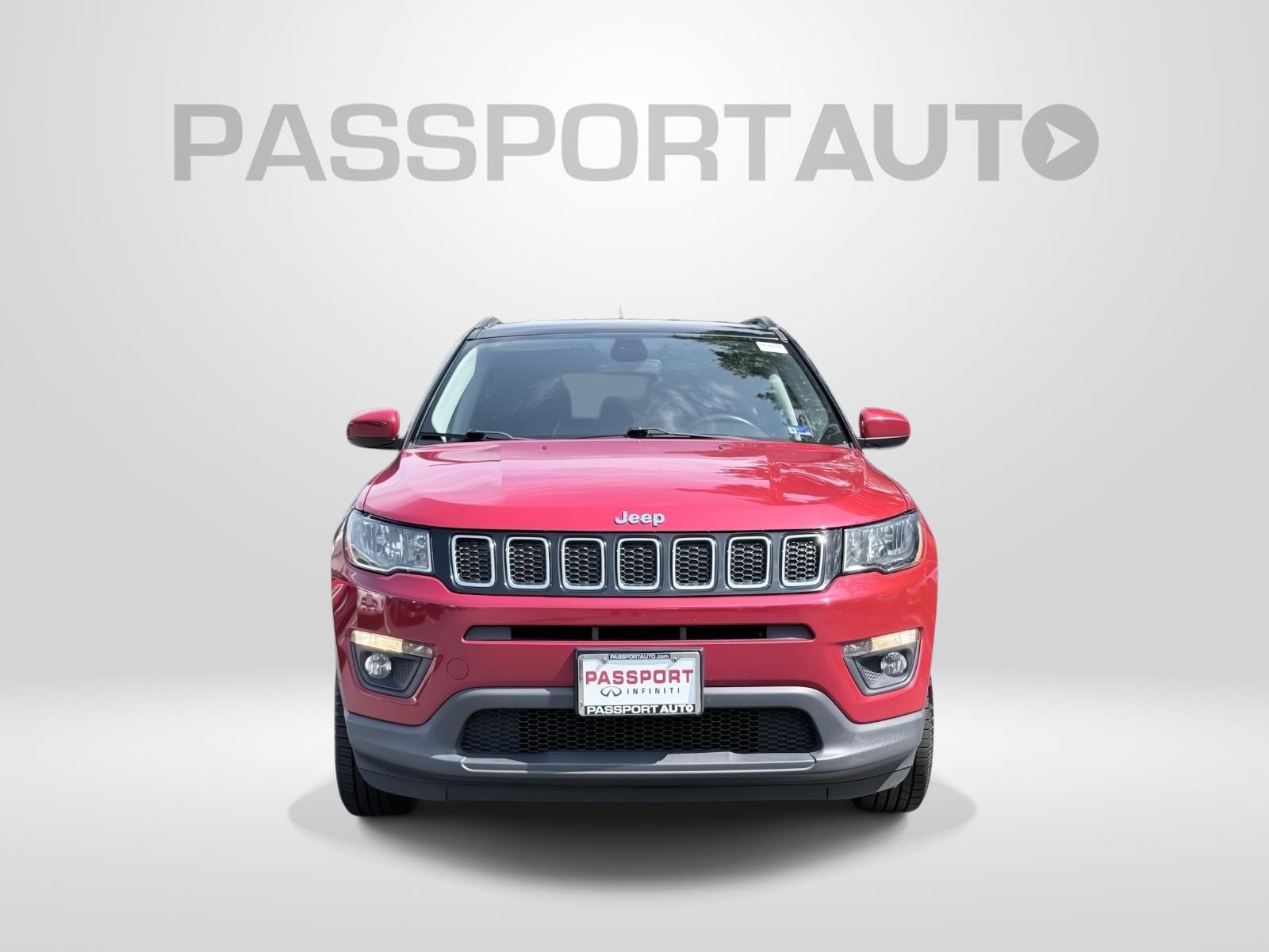 2018 Jeep Compass Latitude Image 2 of 27