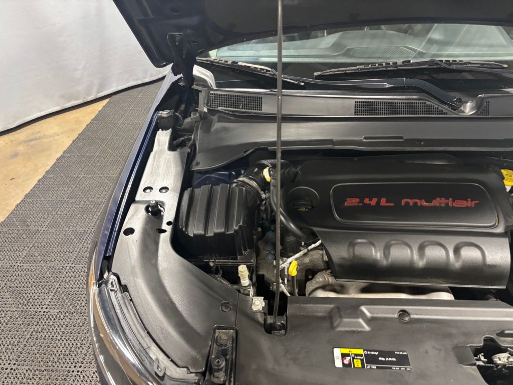 Vehicle image 11 of 33