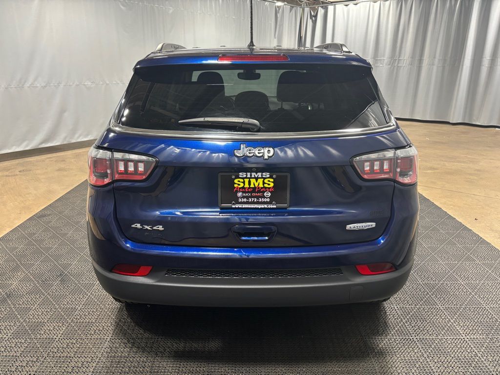 Vehicle image 6 of 33