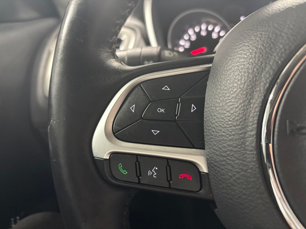Vehicle image 24 of 33