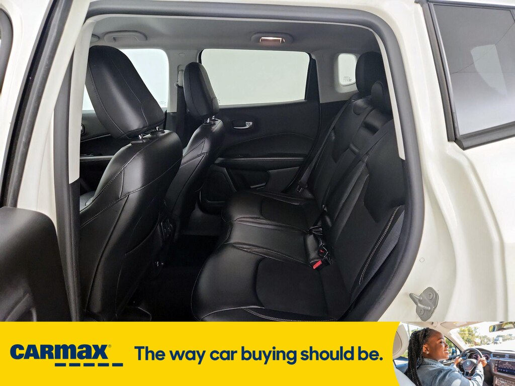 Vehicle image 12 of 29