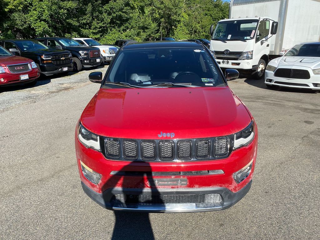 2018 Jeep Compass Limited Image 2 of 12