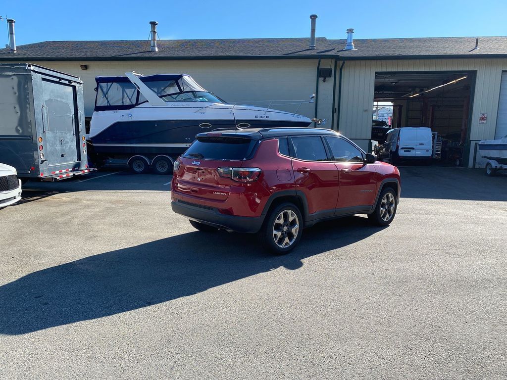 2018 Jeep Compass Limited Image 5 of 12