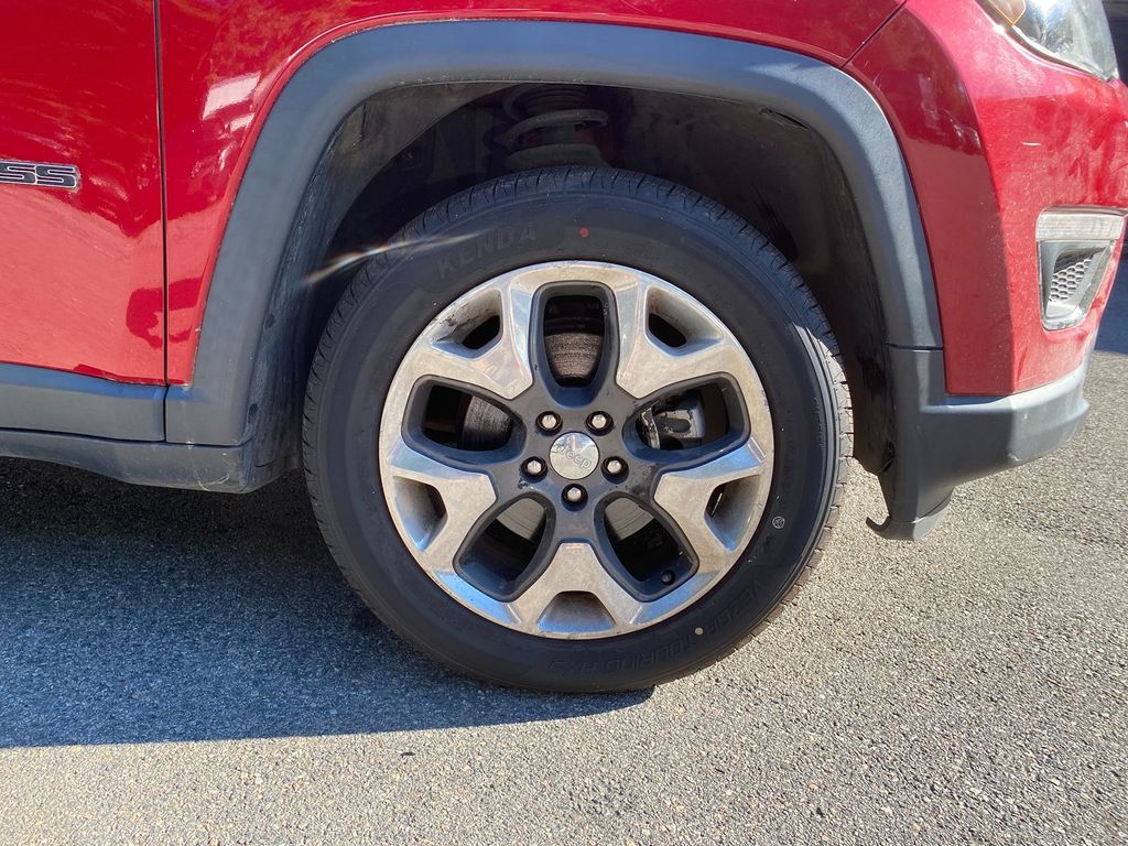 2018 Jeep Compass Limited Image 8 of 12