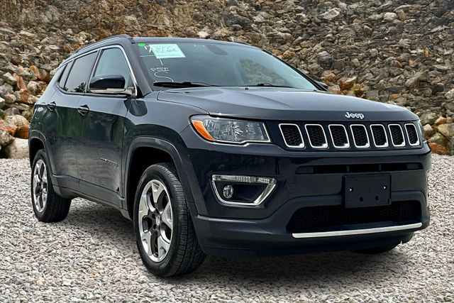 Vehicle image 3 of 33