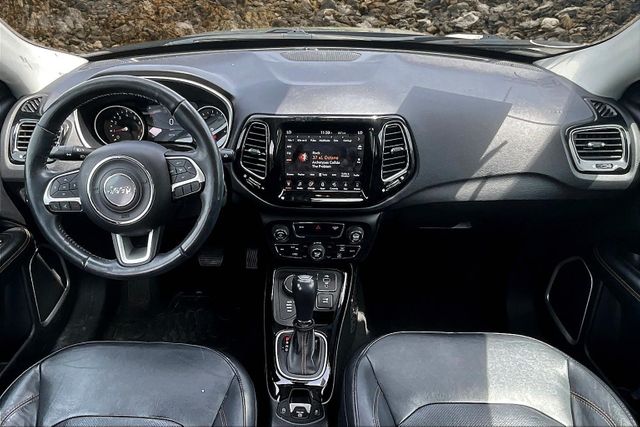 Vehicle image 15 of 33