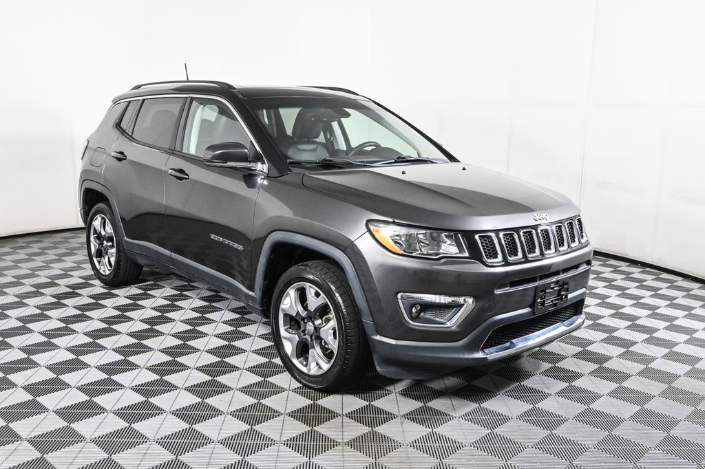 2018 Jeep Compass Limited Image 3 of 38
