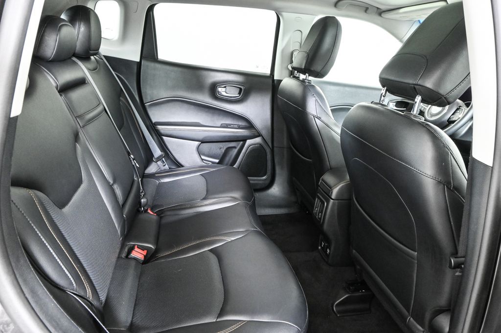 2018 Jeep Compass Limited Image 15 of 38