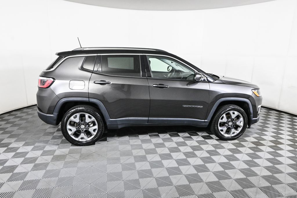 2018 Jeep Compass Limited Image 5 of 38