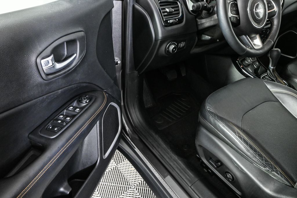 2018 Jeep Compass Limited Image 22 of 38