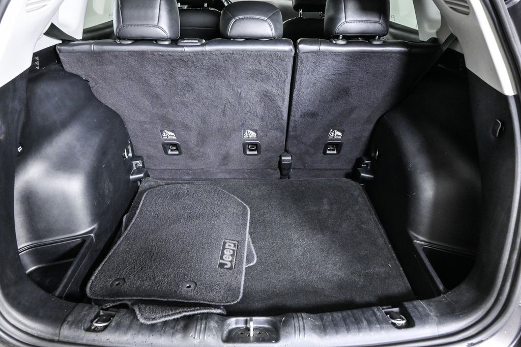 2018 Jeep Compass Limited Image 13 of 38