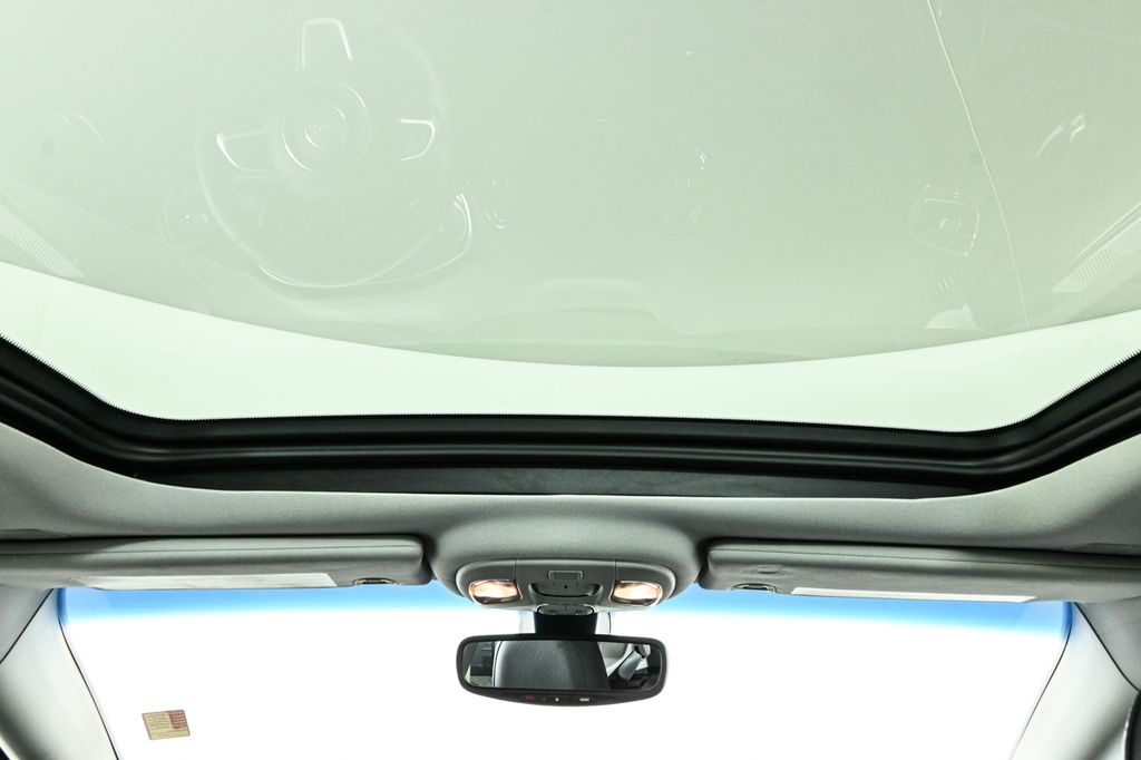 2018 Jeep Compass Limited Image 21 of 38