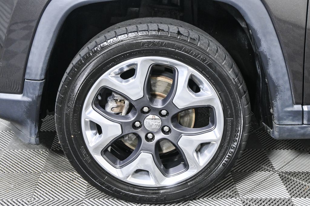 2018 Jeep Compass Limited Image 12 of 38