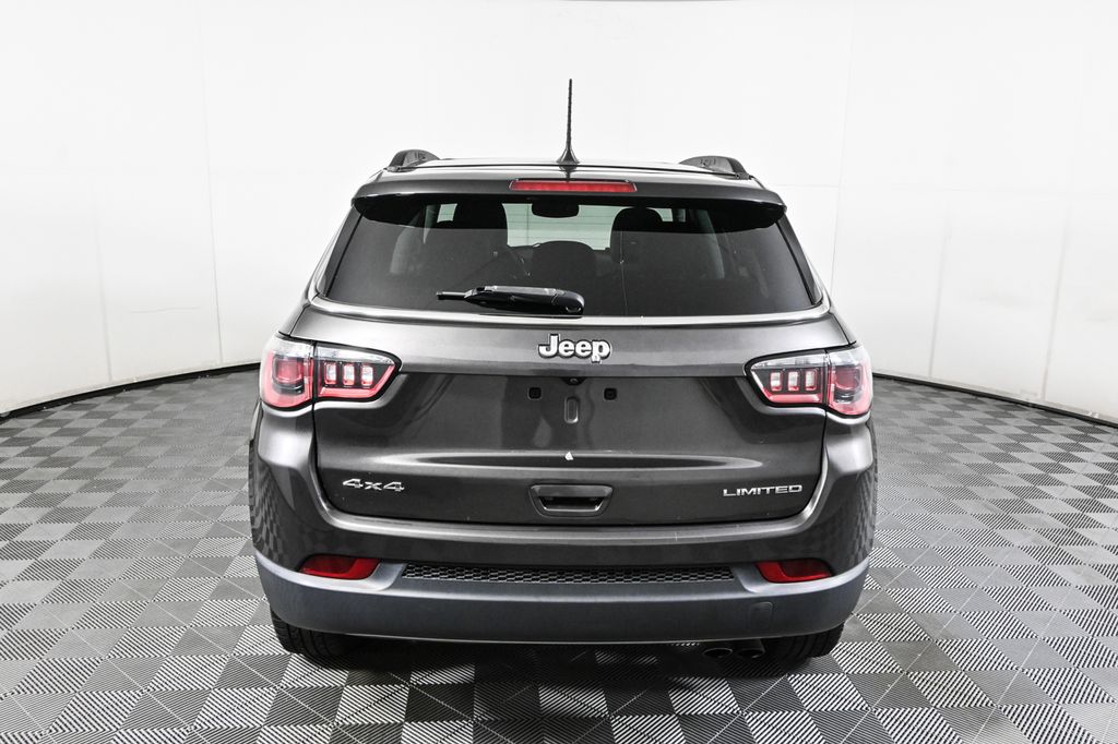 2018 Jeep Compass Limited Image 7 of 38