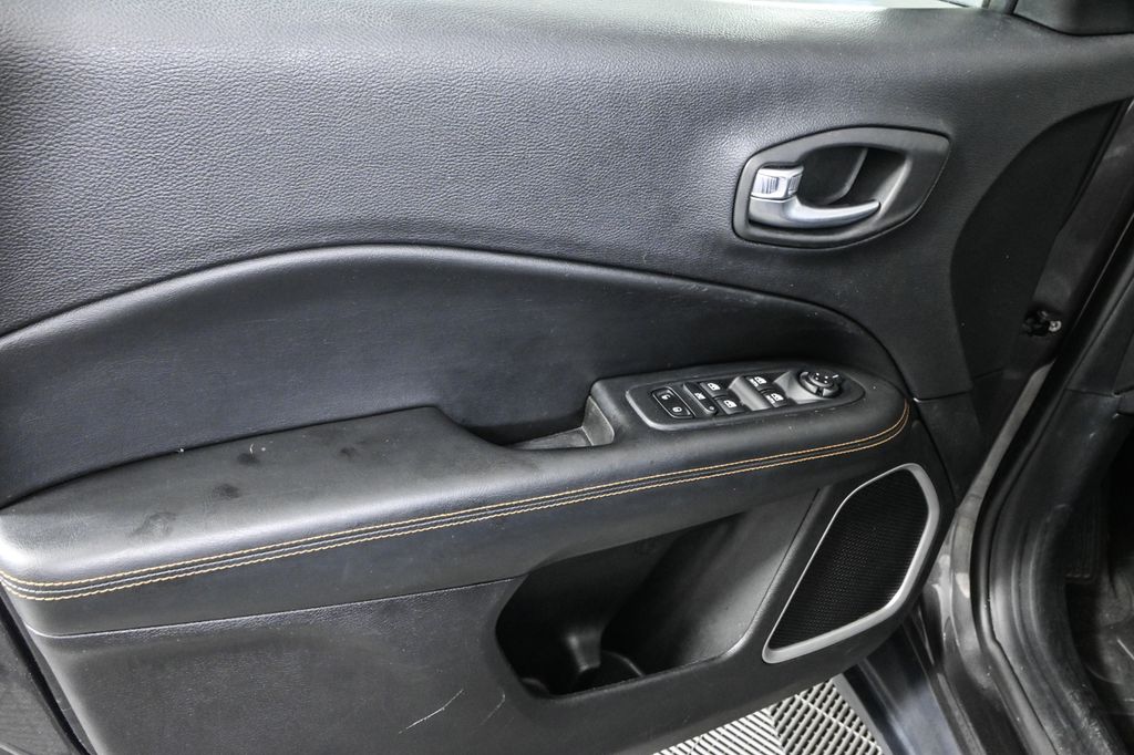 2018 Jeep Compass Limited Image 30 of 38