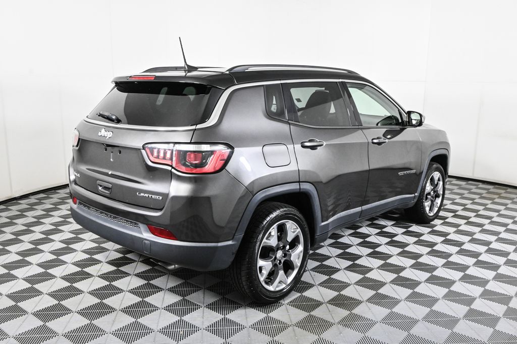 2018 Jeep Compass Limited Image 6 of 38