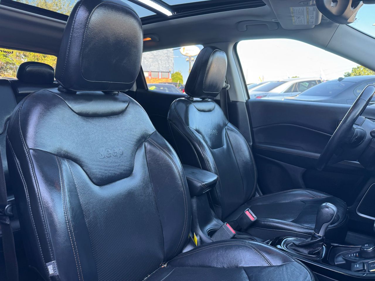 2018 Jeep Compass Limited Image 19 of 59