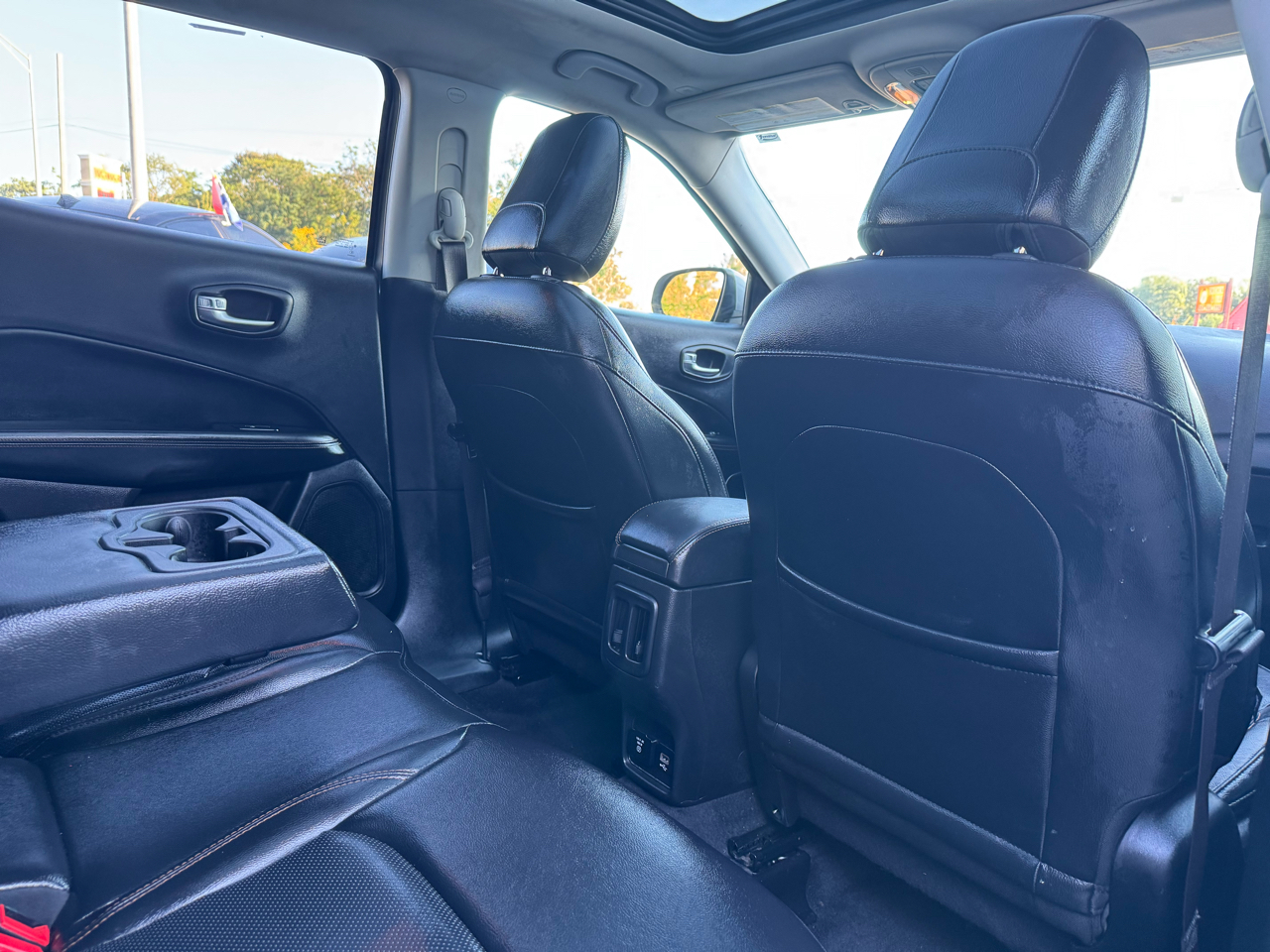 2018 Jeep Compass Limited Image 18 of 59