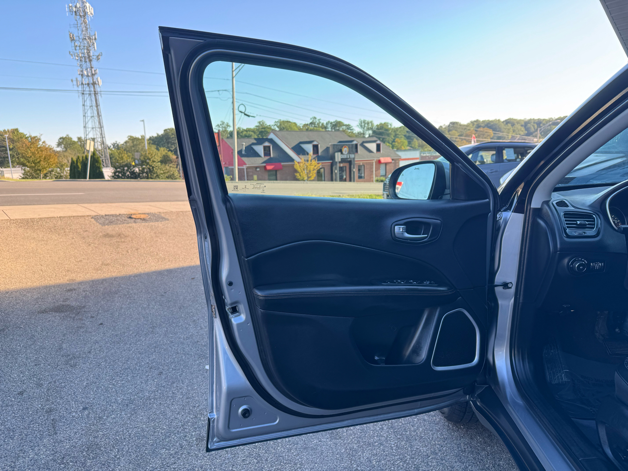 2018 Jeep Compass Limited Image 33 of 59