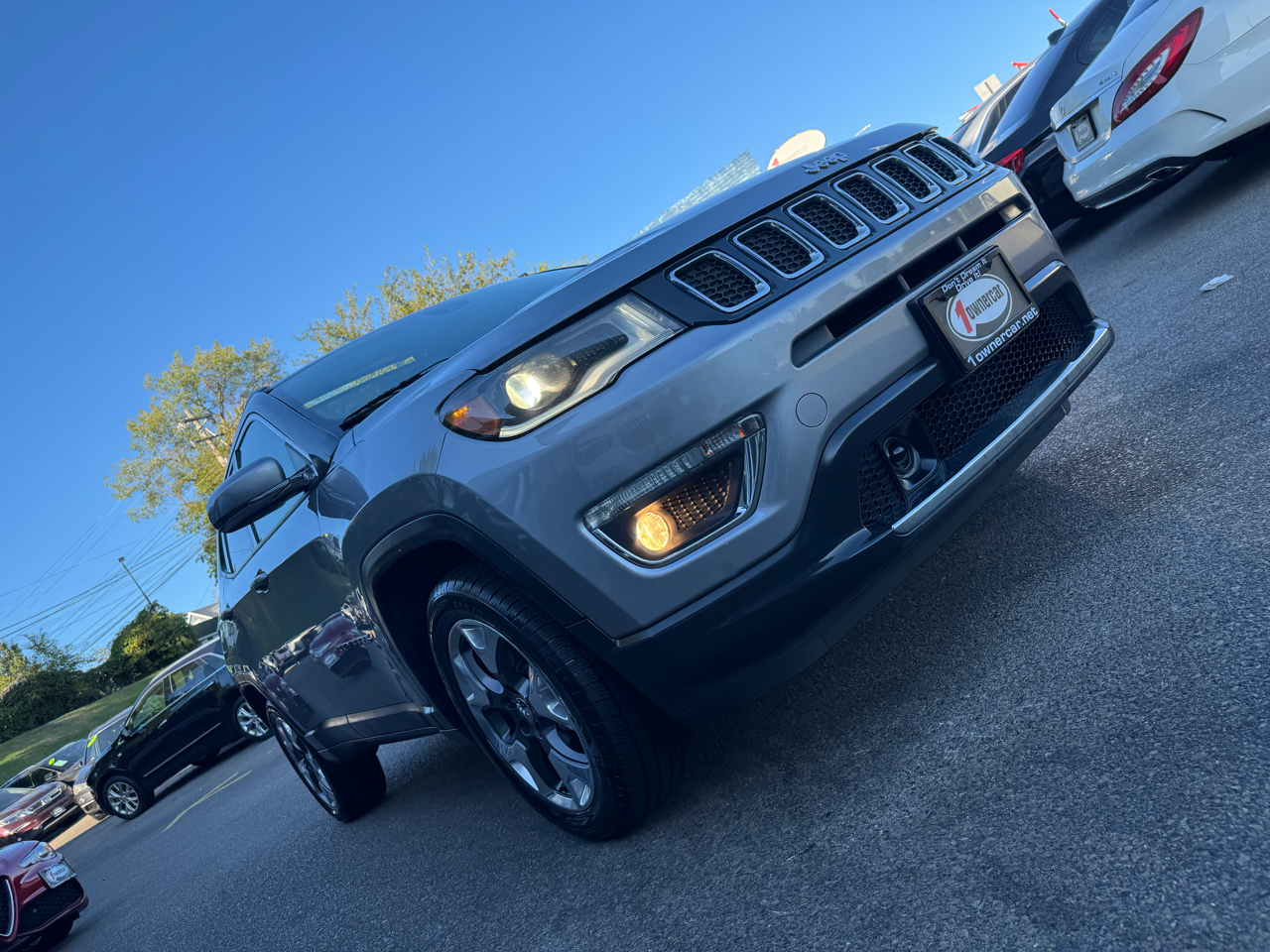 2018 Jeep Compass Limited Image 2 of 59