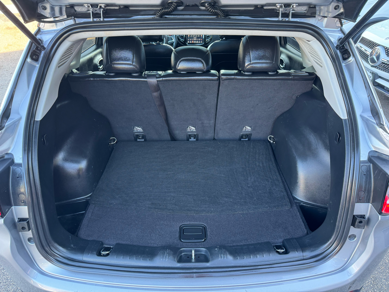 2018 Jeep Compass Limited Image 17 of 59