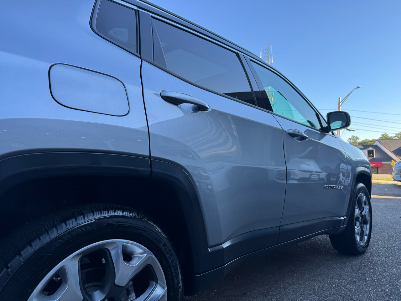 2018 Jeep Compass Limited Image 8 of 59