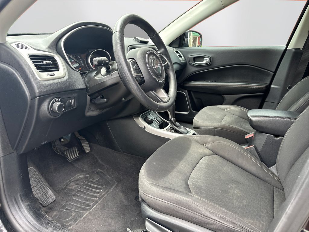 Vehicle image 15 of 22