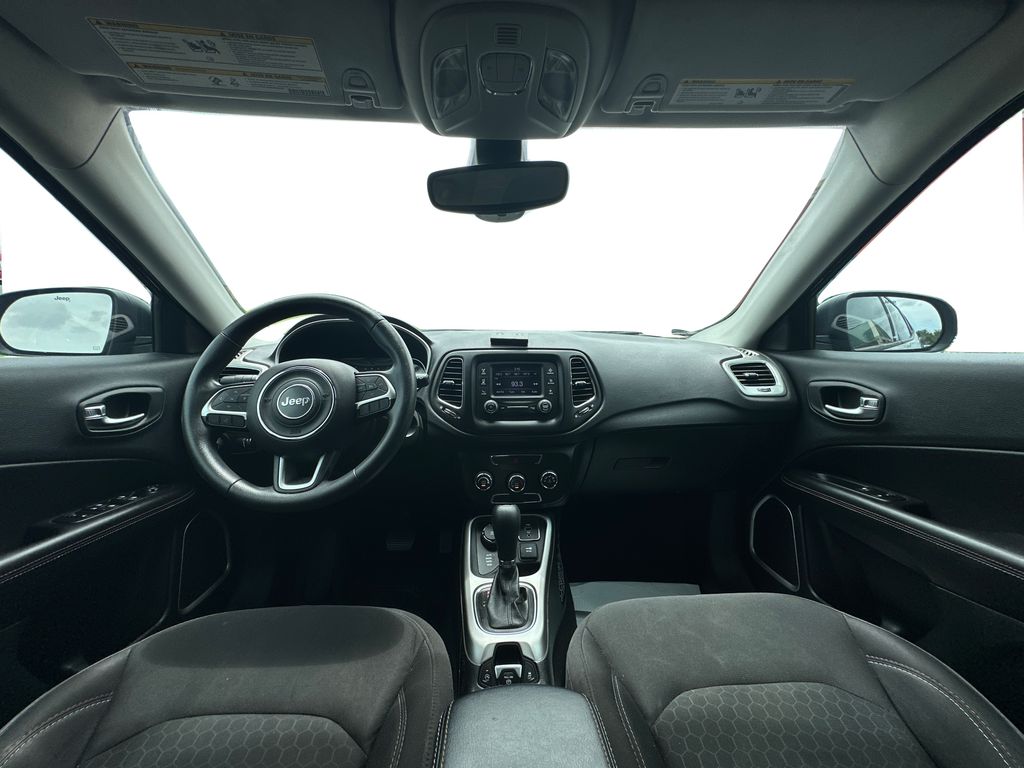 Vehicle image 13 of 22