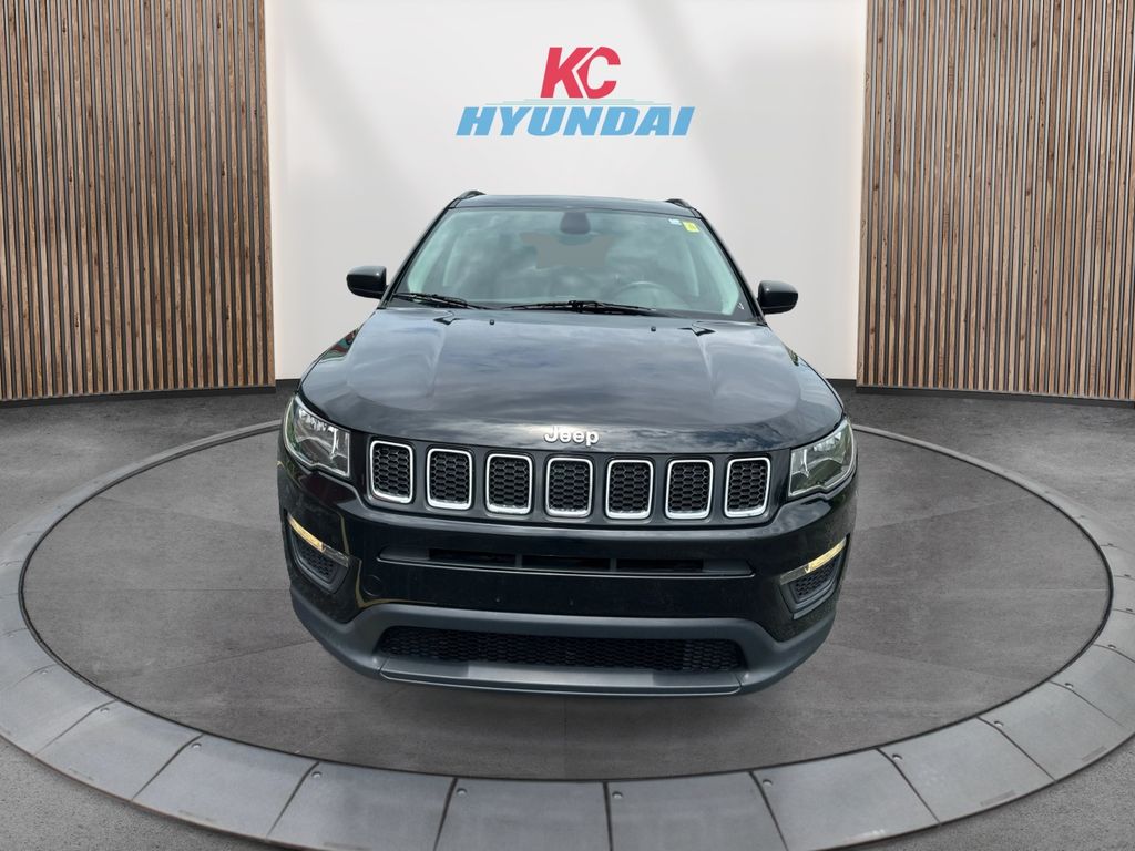 Vehicle image 2 of 22