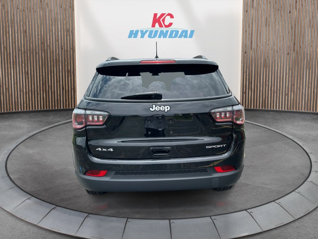 Vehicle image 10 of 22