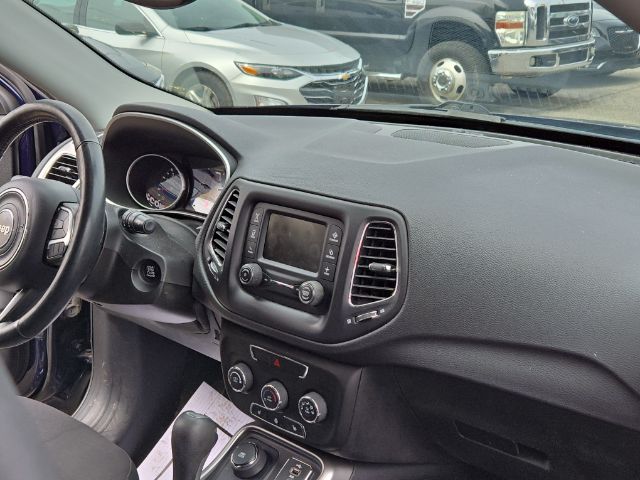 Vehicle image 9 of 15