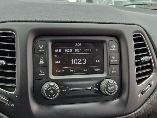 Vehicle image 14 of 15