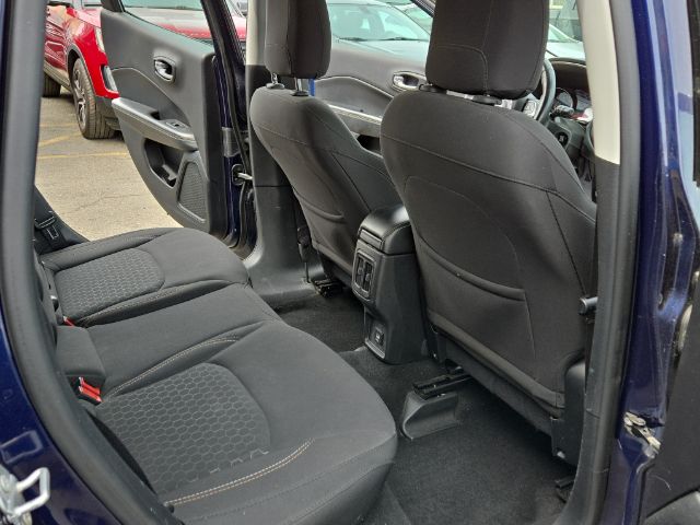 Vehicle image 12 of 15