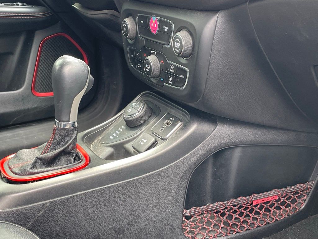 Vehicle image 15 of 22