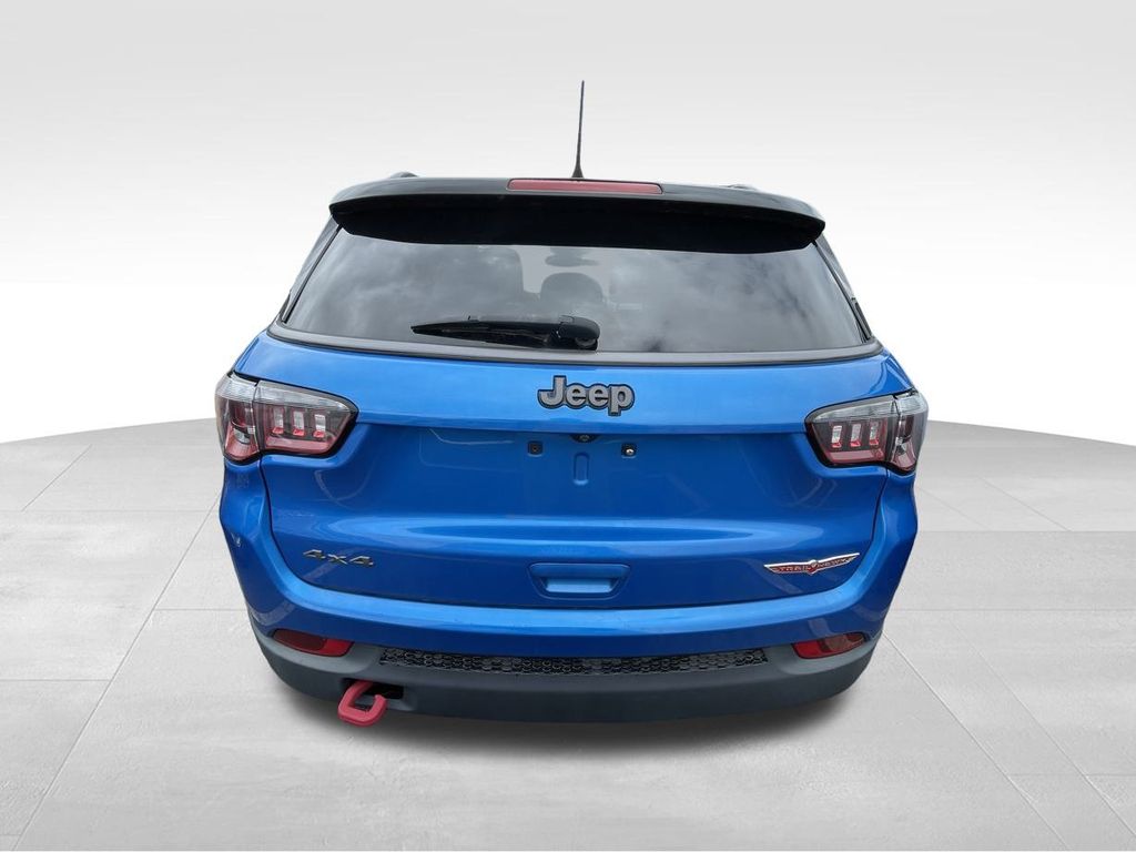 Vehicle image 5 of 22