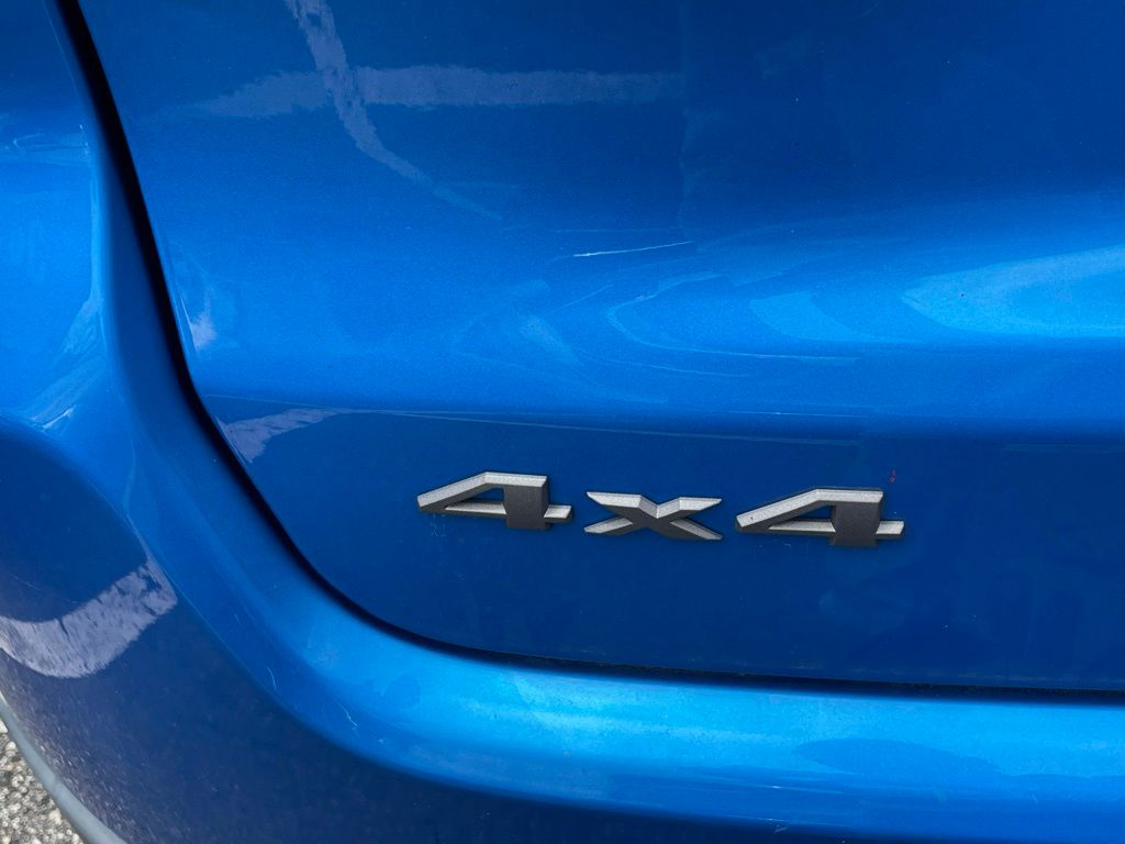 Vehicle image 21 of 22