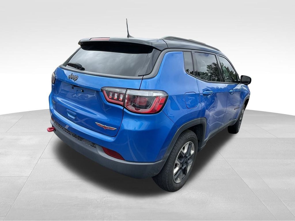 Vehicle image 4 of 22