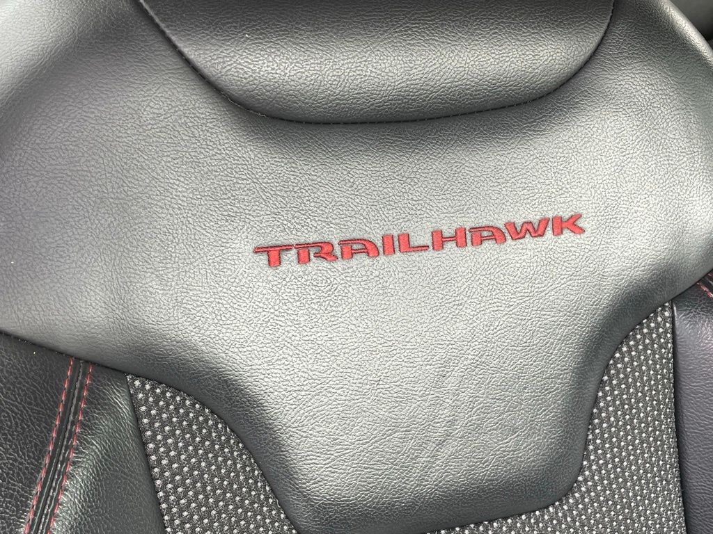 Vehicle image 16 of 22