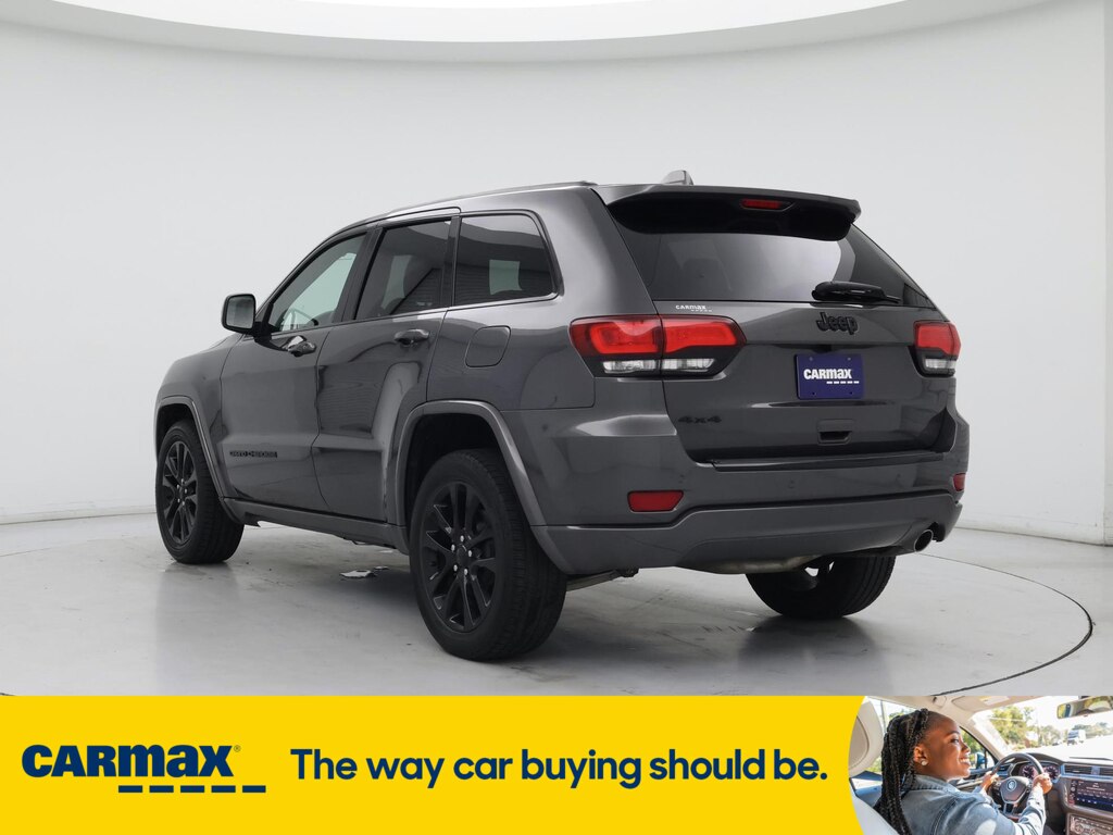 Vehicle image 7 of 29