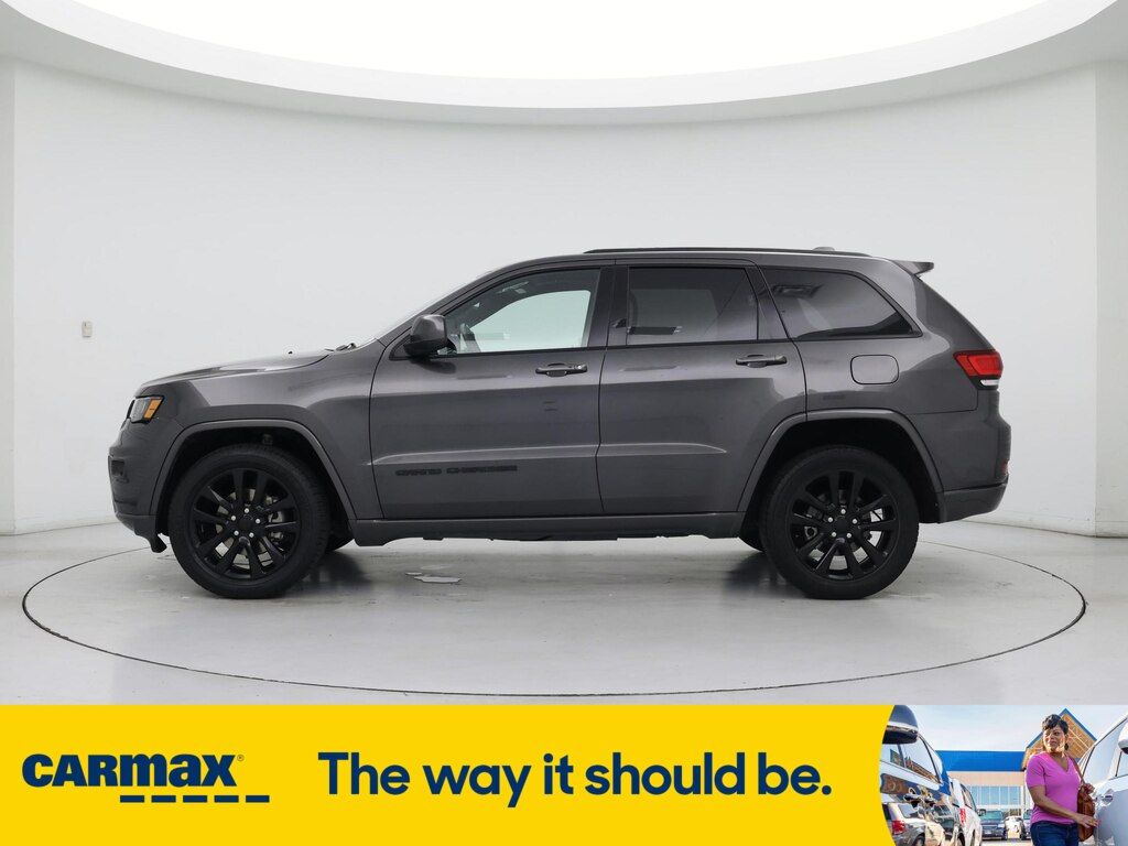 Vehicle image 8 of 29
