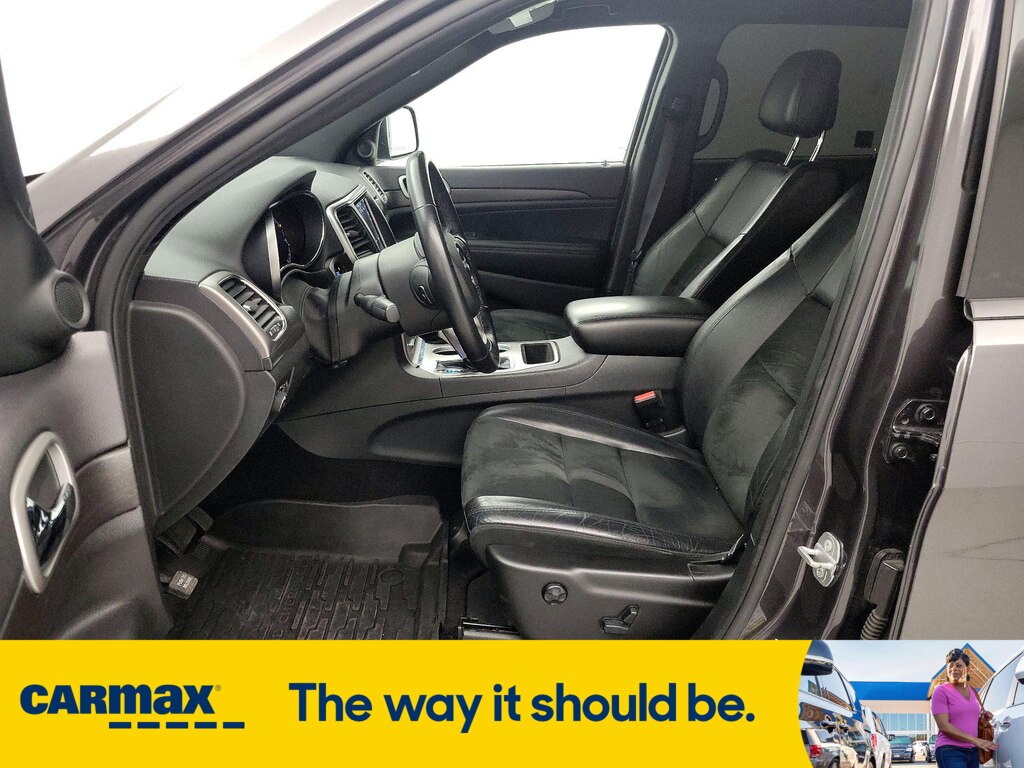 Vehicle image 14 of 28