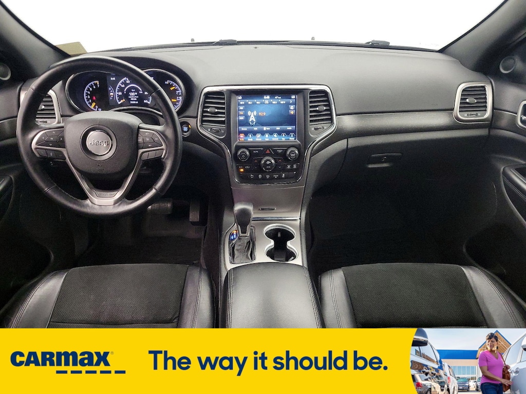 Vehicle image 11 of 28