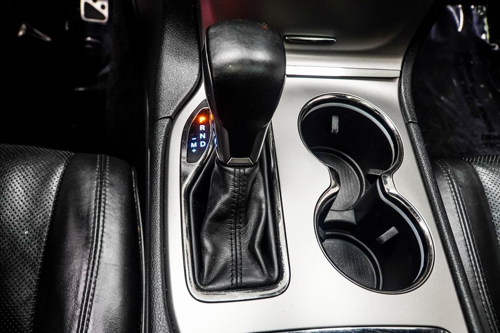Vehicle image 19 of 39