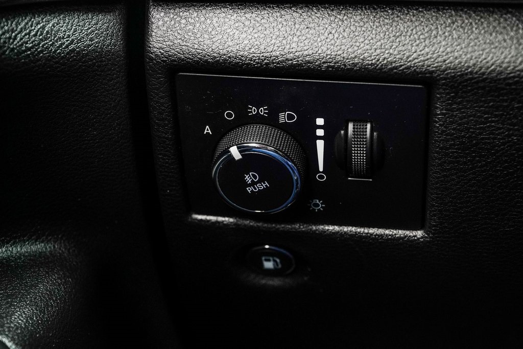 Vehicle image 29 of 39