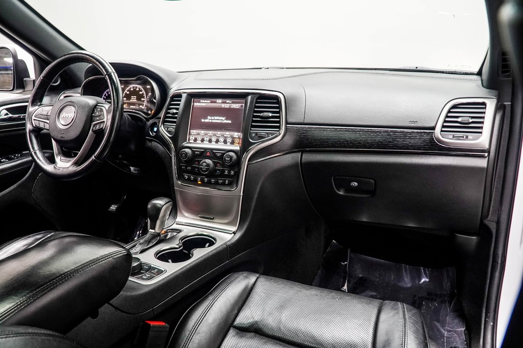 Vehicle image 16 of 39