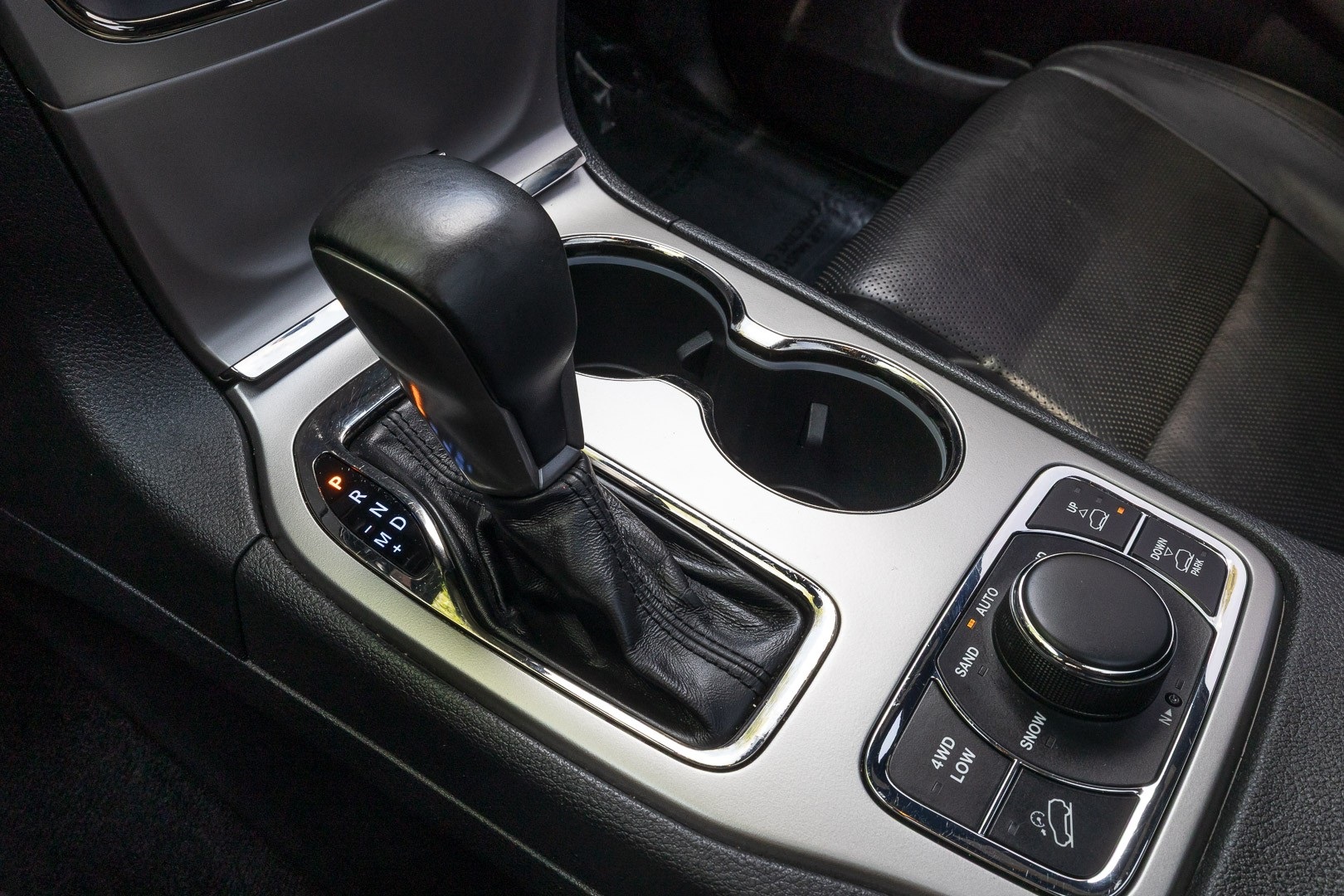 Vehicle image 22 of 27