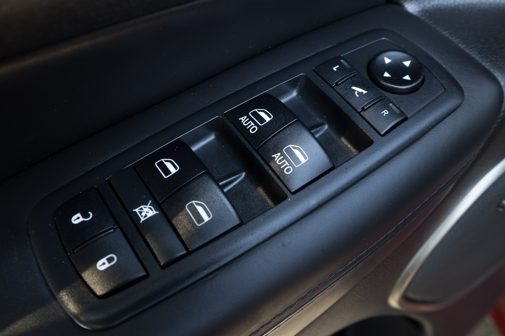 Vehicle image 19 of 27