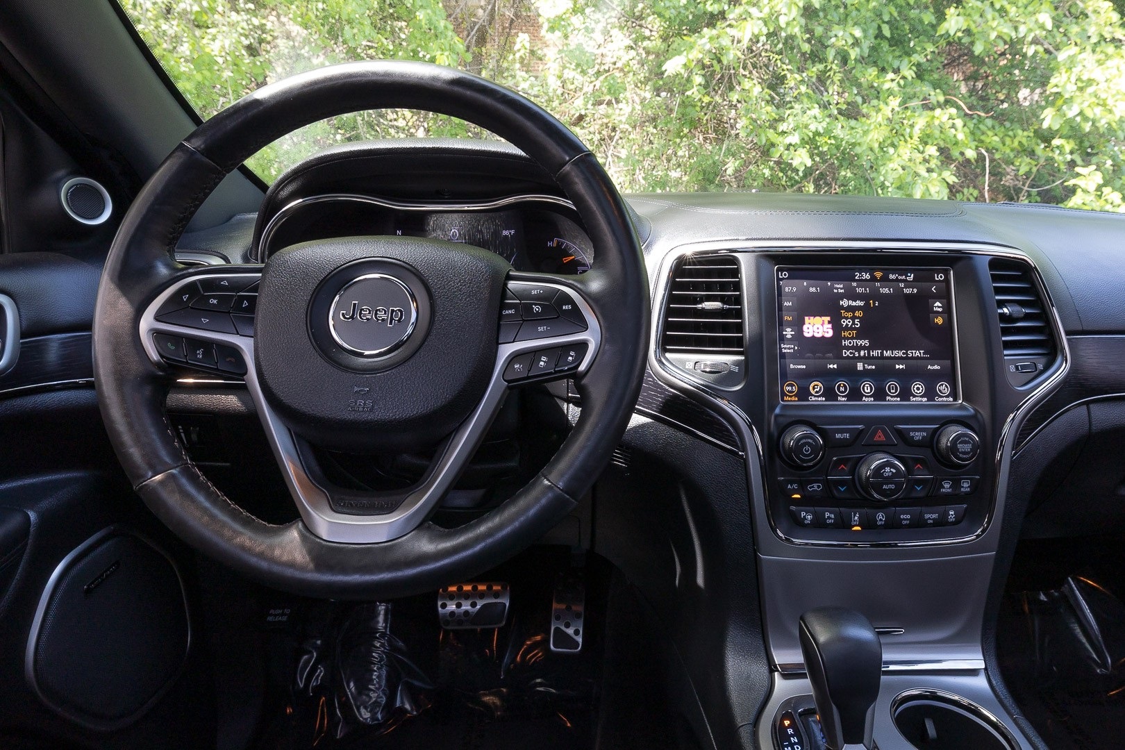 Vehicle image 14 of 27