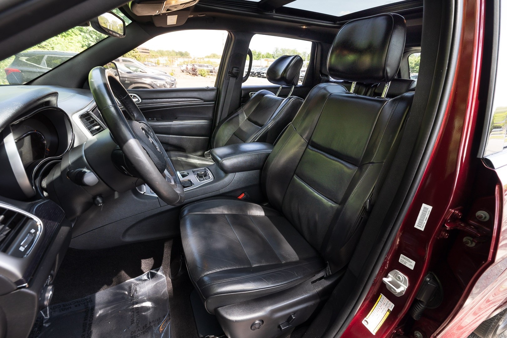 Vehicle image 16 of 27